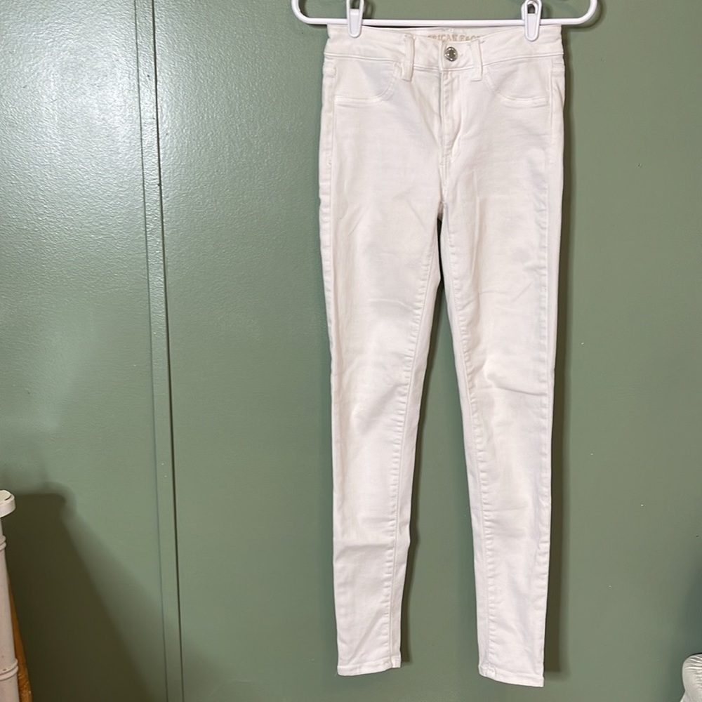 American Eagle NE[X]T Level stretch X white jean size 2 Long.